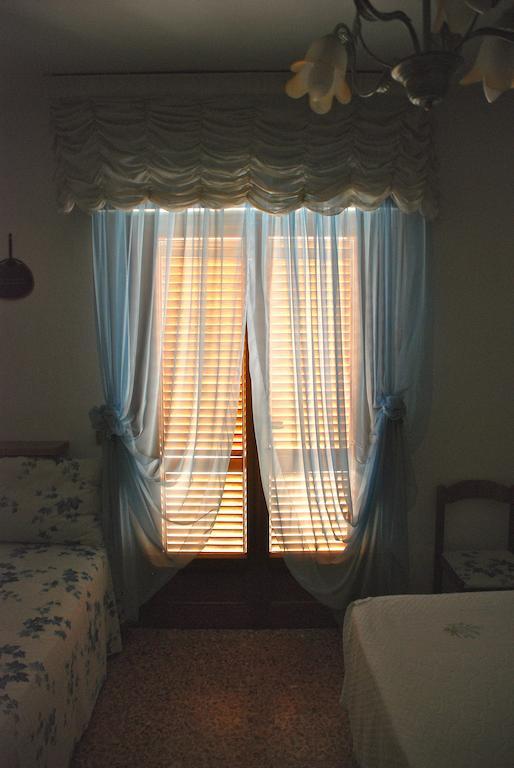 למפורקיו Bed And Breakfast Il Girasole חדר תמונה